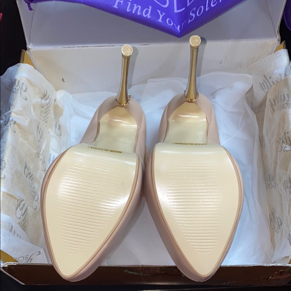 Guilty Soles Elegant Platform Heels - Picture 5 of 14